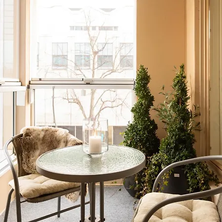 アパート Premier Homes Center Jazz ポリ